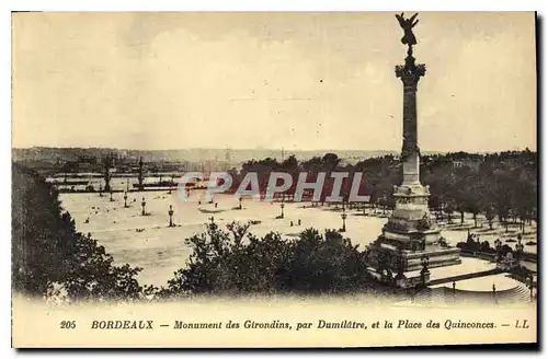 Cartes postales Bordeaux Monument des Girondins par Dumilaire et la Place des Quinconces
