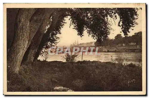 Cartes postales Tours Indre et Loire Bords de la Loire La Cathedrale et Pont de Pierre