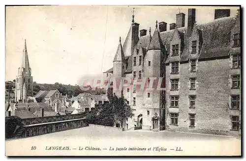 Cartes postales Langeais Le Chateau La Facade interieure et l'Eglise