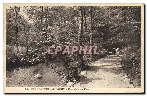 Cartes postales L'Ardoisiere pres Vichy une Allee du Parc