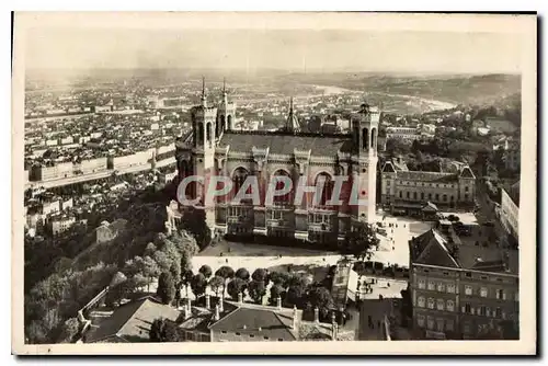 Cartes postales Lyon Basilique de Fourviere et vue d'ensemble sur Lyon Confluent du Rhone et de la Saone