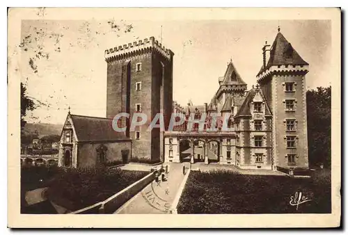 Ansichtskarte AK Pyrenees Ocean Pau le Chateau Henri IV Donjon Facade et Entree