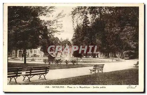 Ansichtskarte AK Moulins Place de la Republique Jardin Public