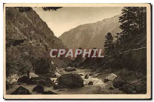 Cartes postales La Douce France Les Pyrenees Le Gave sur la Route du Pont d'Espagne