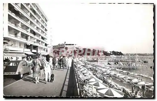 Cartes postales Cote d'Azur Juan les Pins La Plage et la promenade 2CV Citroen