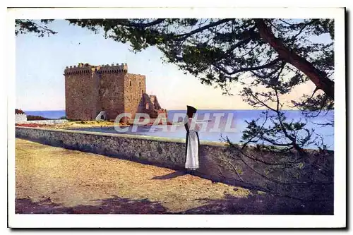 Cartes postales Abbaye de N D de Lerins Ile Saint Honorat Monastere fortifie en face de l'immensite