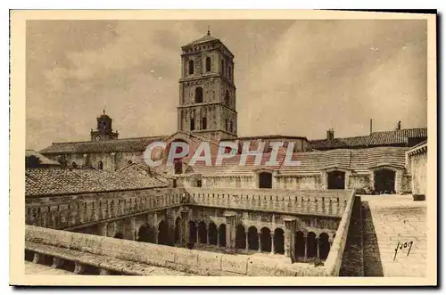 Ansichtskarte AK Arles Bouches du Rhone Cloitre de St Trophime et Clocher de la Cathedrale