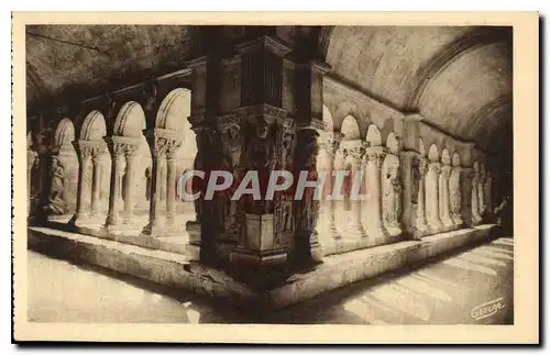 Cartes postales Arles Cloitre St Trophime les Galeries XII siecle