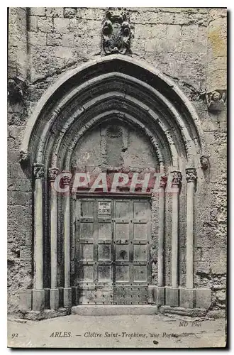 Cartes postales Arles Cloitre Saint Trophime une Porte