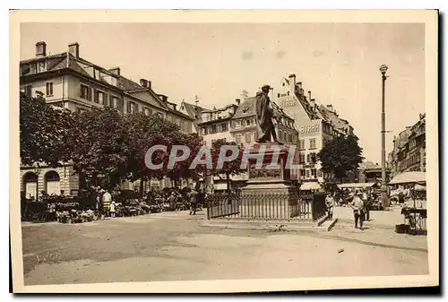 Cartes postales La Douce France Strasbourg Bas Rhin la Place Guttenberg et le Marche aux Fleurs