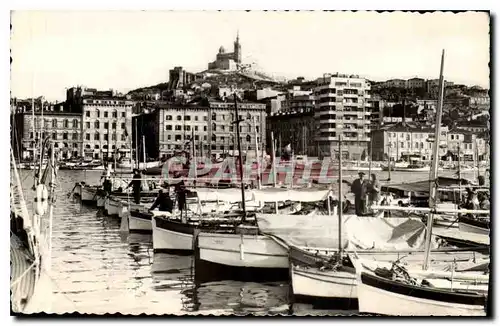 Ansichtskarte AK Marseille Vieux Port et N D de la Garde Bateaux