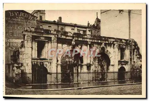 Cartes postales La Douce France Nimes Gard la porte d'Auguste Byrrh