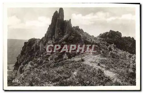 Cartes postales Valle de la meuse Chateau regnault Rocher Bayard