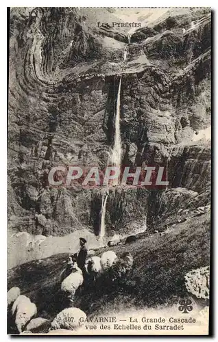 Cartes postales Les Pyrenees Gavarnie la Grande Cascade vue des Echelles du Sarradet