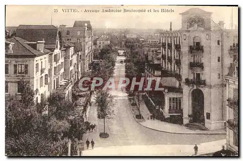 Cartes postales Vittel Avenue Ambroise Bouloumie et les Hotels