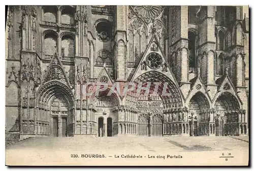 Ansichtskarte AK Bourges la Cathedrale les cinq Portails