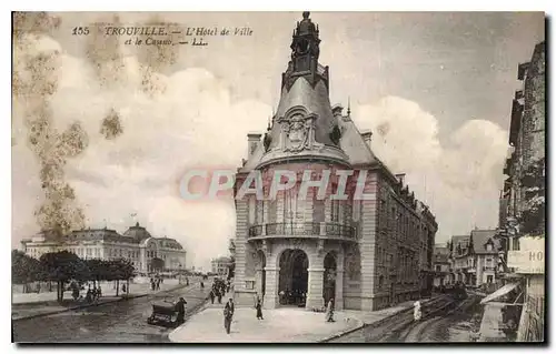 Cartes postales Trouville l'Hotel de Ville et le Casino