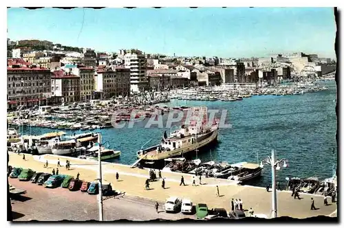 Ansichtskarte AK Le Carrefour du Monde Marseille le Port Bateaux