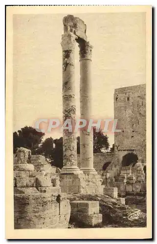 Ansichtskarte AK Arles Theatre antique Colonnes Corinthiennes et Tour de Roland