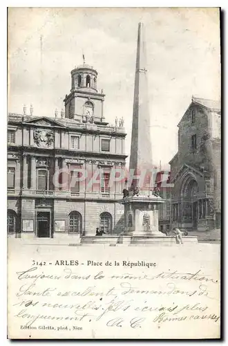 Cartes postales Arles Place de la Republique