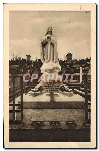 Ansichtskarte AK Monument eleve au Cimetiere des Carmelites de Lisieux a l'emplacement de la derniere tombe de Sa