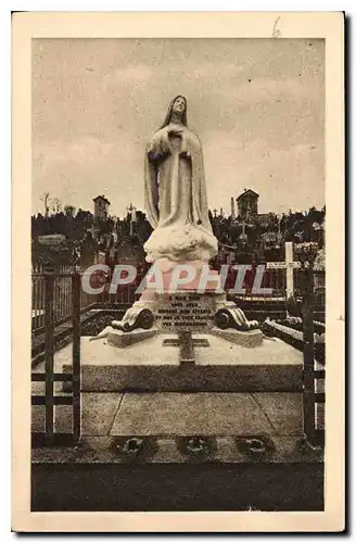 Ansichtskarte AK Monument eleve au Cimetiere des Carmelites de Lisieux a l'emplacement de la derniere tombe de Sa