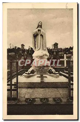 Ansichtskarte AK Monument eleve au Cimetiere des Carmelites de Lisieux a l'emplacement de la derniere tombe de Sa