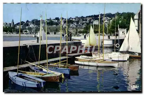 Cartes postales Deauville Trouville Le Bassin des Yachts Bateaux