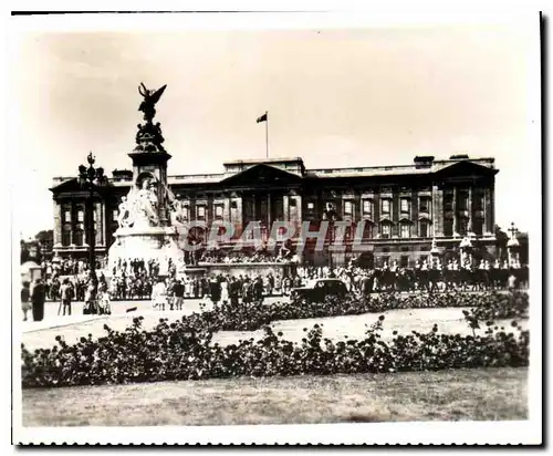 Ansichtskarte AK Victoria Memorial and Buckingam Palace London