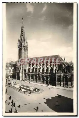 Ansichtskarte AK Caen Calvados L'Eglise Saint Pierre et la Place Saint Pierre