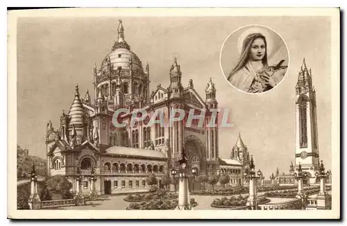 Cartes postales La Basilique de Lisieux Panorama avec effigie