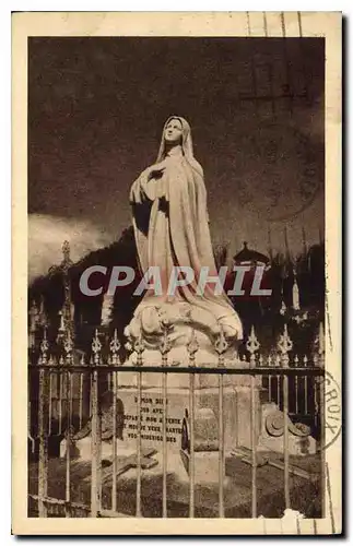 Cartes postales Statue erigee au Cimetiere des Carmelites de Lisieux