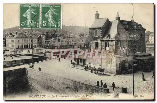 Cartes postales Honfleur La Lieutenance et l'Hotel de Ville