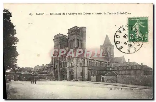 Ansichtskarte AK Caen Ensemble de l'Abbaye aux Dames et entree de l'ancien Hotel Dieu