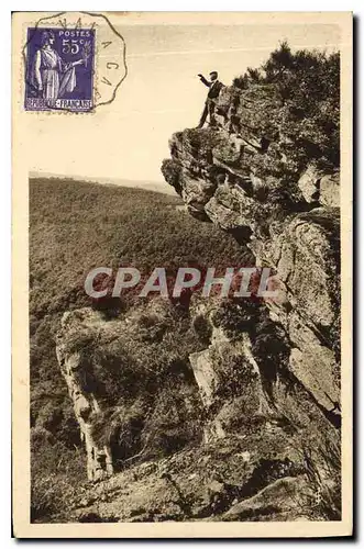 Cartes postales La Suisse Normande La Roche d'Oetre surplombant le vide de 118m
