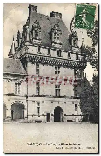 Cartes postales Valencay Le Donjon Cour interieure