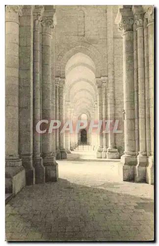 Cartes postales Fontgombault L'Eglise abbatiale le bas cote nord