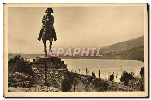 Cartes postales Les Alpes Statue de Napoleon par Fremiet au bord du Lac de Laffrey