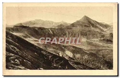 Cartes postales Le Cantal Pittoresque Le Puy Mary vu des Fours de Peyre Arse