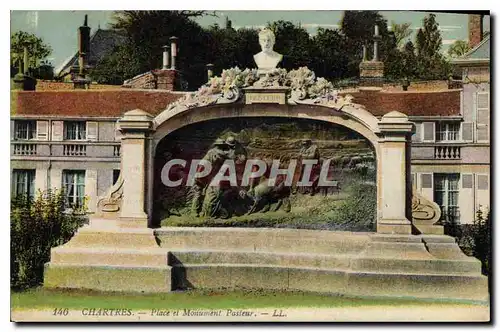 Cartes postales Chartres Place et Monument Pasteur