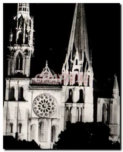 Cartes postales Chartres La Cathedrale illuminee