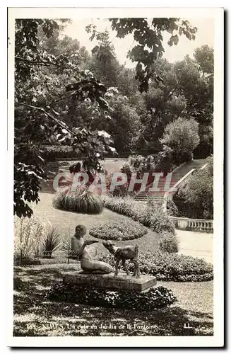 Ansichtskarte AK Nimes Un coin du Jardin de la Fontaine