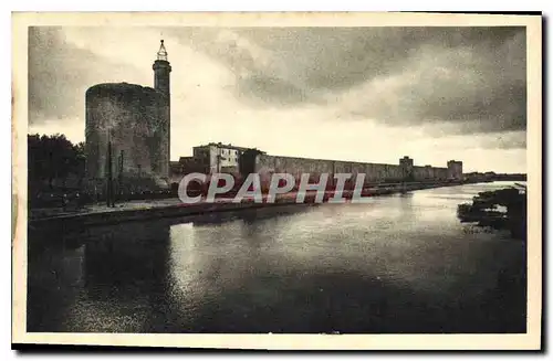 Cartes postales Aigues Mortes Gard Tour de Constance Remparts face Ouest