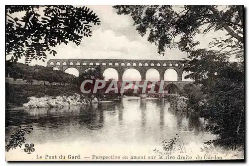 Cartes postales Le Pont du Gard Perspective en amont sur la rive droite du Gardon