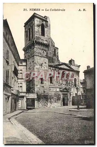 Cartes postales Nimes La Cathedrale