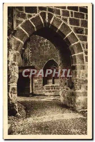 Ansichtskarte AK Salers Cantal Porte de la Tour du Beffroi