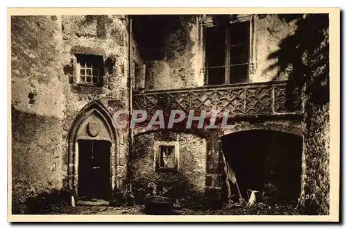 Cartes postales Salers Cantal Cour d'honneur de la maison de Bargues