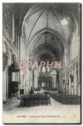 Ansichtskarte AK Poitiers Interieur de l'Eglise Ste Radegonde