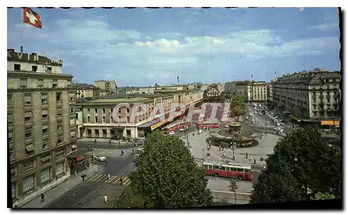Cartes postales moderne Geneve La place et la gare de Cornavin