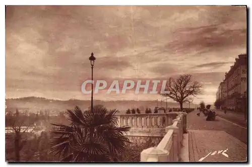 Cartes postales Pau Le Boulevard des Pyrenees et les coteaux de Jurancon